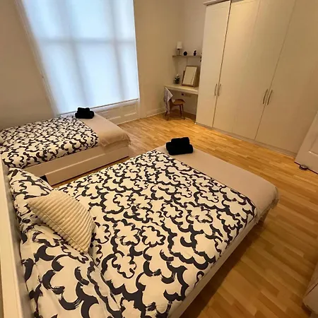 Deluxe In Talbot Street Sleeps 6 Apartment Dublin